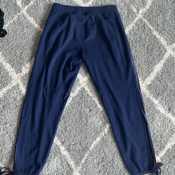🖤Pick 5/$25 Fabletics Blue Jogger/Legging Pant - Size Medium - Picture 2 of 4